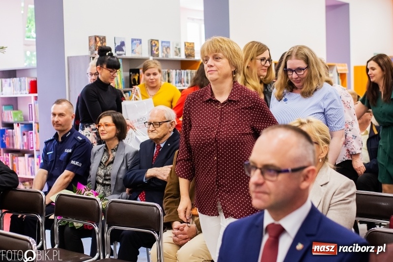 Zdjęcie w galerii na portalu naszraciborz.pl: Krzewienie ducha czytelnictwa to misja. Dzień Bibliotekarza w raciborskiej książnicy wiadomości z regionu