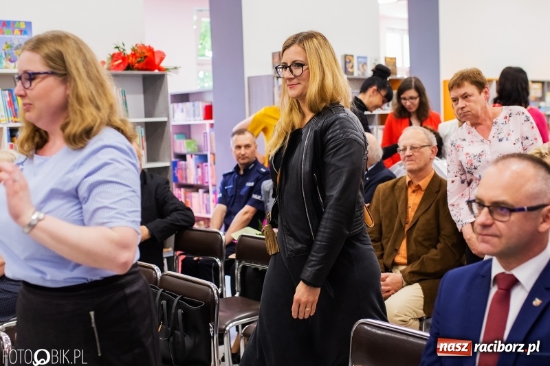 Zdjęcie w galerii na portalu naszraciborz.pl: Krzewienie ducha czytelnictwa to misja. Dzień Bibliotekarza w raciborskiej książnicy wiadomości z regionu