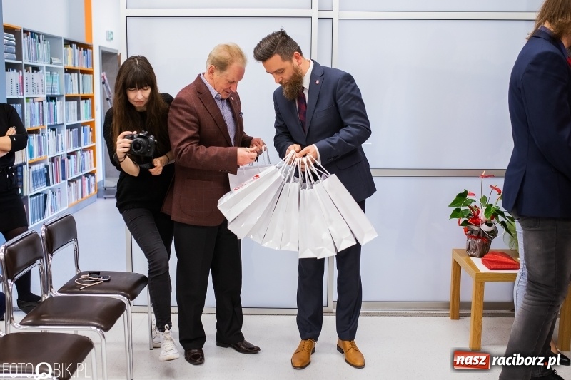 Zdjęcie w galerii na portalu naszraciborz.pl: Krzewienie ducha czytelnictwa to misja. Dzień Bibliotekarza w raciborskiej książnicy wiadomości z regionu