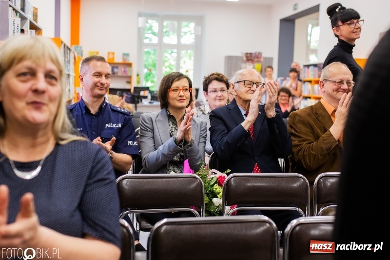 Zdjęcie w galerii na portalu naszraciborz.pl: Krzewienie ducha czytelnictwa to misja. Dzień Bibliotekarza w raciborskiej książnicy wiadomości z regionu