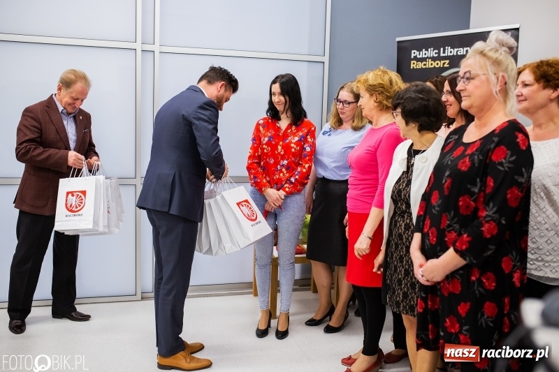 Zdjęcie w galerii na portalu naszraciborz.pl: Krzewienie ducha czytelnictwa to misja. Dzień Bibliotekarza w raciborskiej książnicy wiadomości z regionu