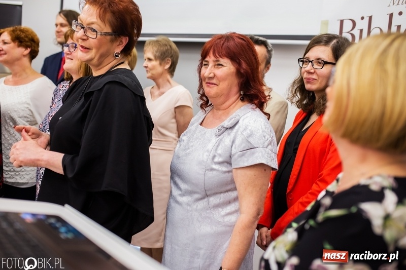 Zdjęcie w galerii na portalu naszraciborz.pl: Krzewienie ducha czytelnictwa to misja. Dzień Bibliotekarza w raciborskiej książnicy wiadomości z regionu