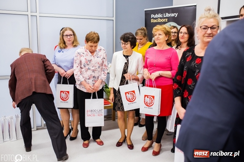 Zdjęcie w galerii na portalu naszraciborz.pl: Krzewienie ducha czytelnictwa to misja. Dzień Bibliotekarza w raciborskiej książnicy wiadomości z regionu