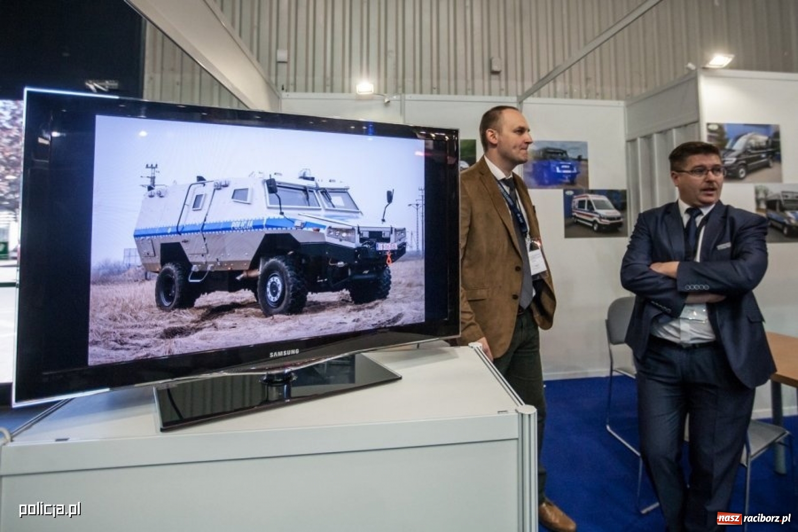 Zdjęcie w galerii na portalu naszraciborz.pl: Jak wam się podoba nowe oznaczenie radiowozów i umundurowanie policji [FOTO] wiadomości z regionu