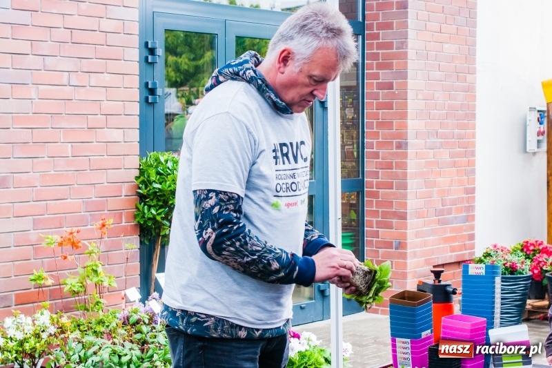 Zdjęcie w galerii na portalu naszraciborz.pl: Czego jeszcze nie wiesz o ogrodzie? Rodzinne Warsztaty Ogrodnicze z Witoldem Czuksanowem w AgroMarkecie wiadomości z regionu