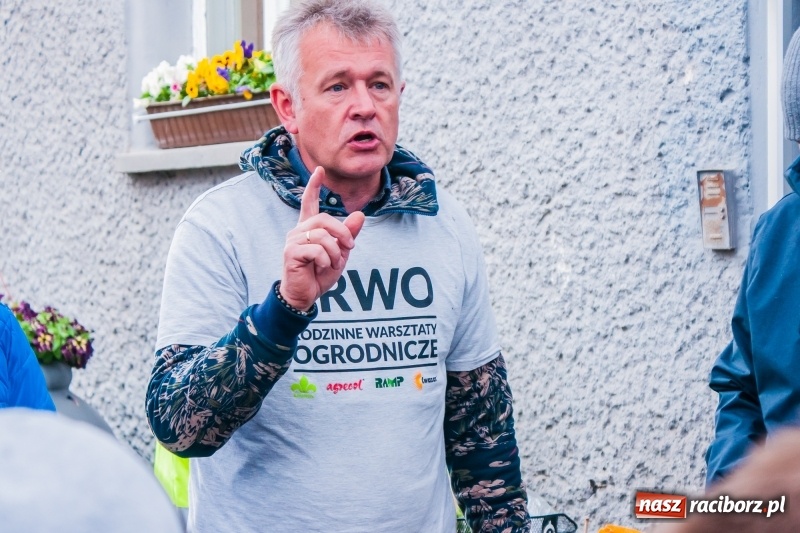 Zdjęcie w galerii na portalu naszraciborz.pl: Czego jeszcze nie wiesz o ogrodzie? Rodzinne Warsztaty Ogrodnicze z Witoldem Czuksanowem w AgroMarkecie wiadomości z regionu