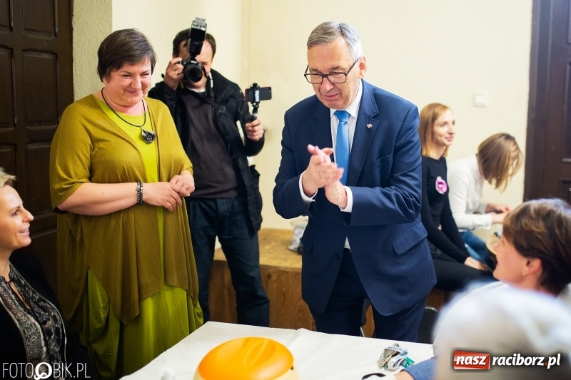 Zdjęcie w galerii na portalu naszraciborz.pl: Wiceminister Stanisław Szwed odwiedził seniorów w Raciborzu [FOTO i WIDEO] wiadomości z regionu