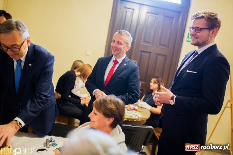 Zdjęcie w galerii na portalu naszraciborz.pl: Wiceminister Stanisław Szwed odwiedził seniorów w Raciborzu [FOTO i WIDEO] wiadomości z regionu