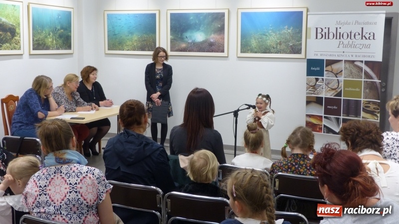 Zdjęcie w galerii na portalu naszraciborz.pl: Raciborska biblioteka - Tukej piyknie godomy!  wiadomości z regionu