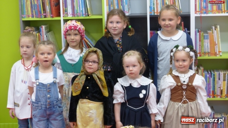 Zdjęcie w galerii na portalu naszraciborz.pl: Raciborska biblioteka - Tukej piyknie godomy!  wiadomości z regionu