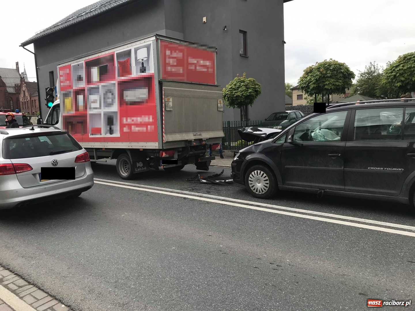 Zdjęcie w galerii na portalu naszraciborz.pl: Trzy samochody zderzyły się na Kozielskiej wiadomości z regionu