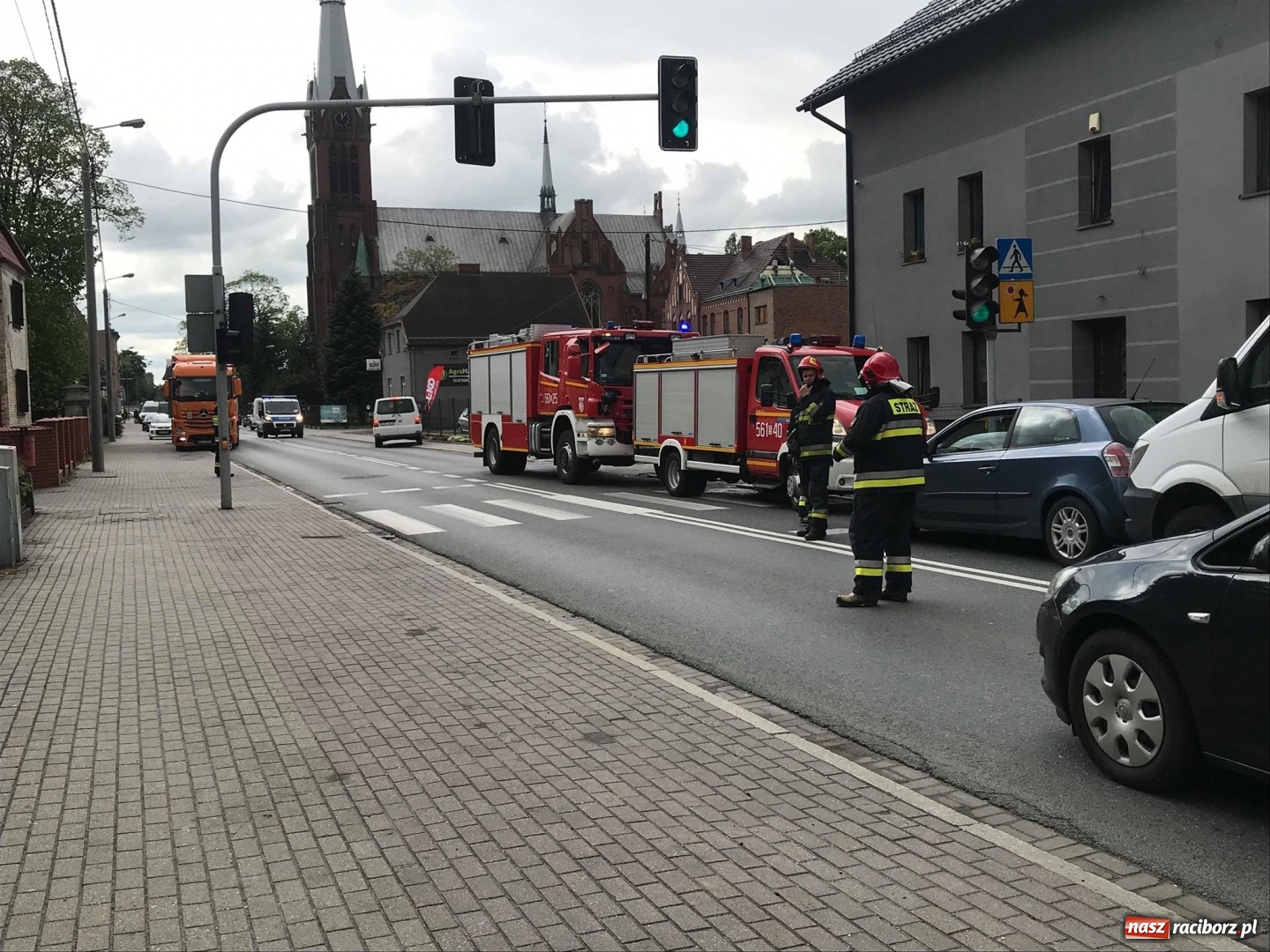 Zdjęcie w galerii na portalu naszraciborz.pl: Trzy samochody zderzyły się na Kozielskiej wiadomości z regionu