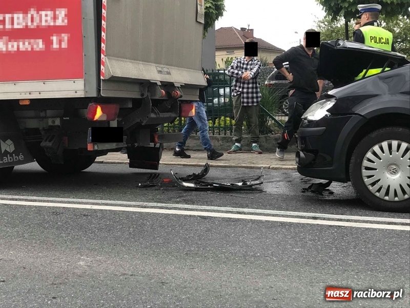 Zdjęcie w galerii na portalu naszraciborz.pl: Trzy samochody zderzyły się na Kozielskiej wiadomości z regionu