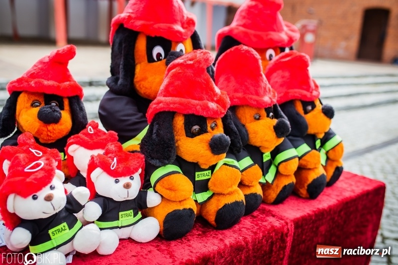 Zdjęcie w galerii na portalu naszraciborz.pl: Bogu na chwałę, ludziom na pożytek. Strażacy świętowali na zamku [FOTO i WIDEO] wiadomości z regionu