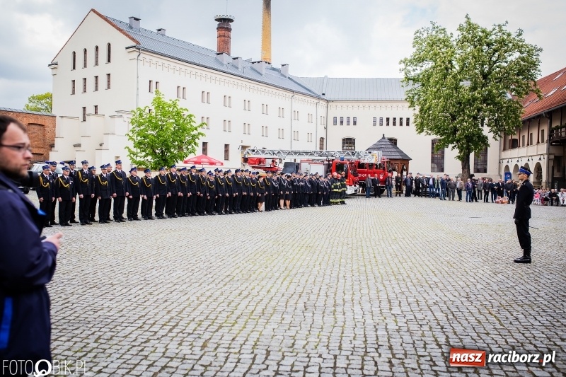 Zdjęcie w galerii na portalu naszraciborz.pl: Bogu na chwałę, ludziom na pożytek. Strażacy świętowali na zamku [FOTO i WIDEO] wiadomości z regionu