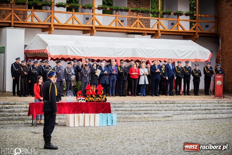 Zdjęcie w galerii na portalu naszraciborz.pl: Bogu na chwałę, ludziom na pożytek. Strażacy świętowali na zamku [FOTO i WIDEO] wiadomości z regionu