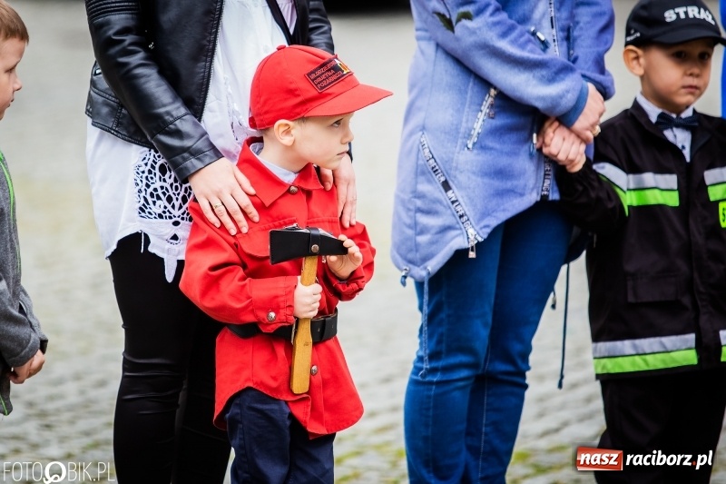 Zdjęcie w galerii na portalu naszraciborz.pl: Bogu na chwałę, ludziom na pożytek. Strażacy świętowali na zamku [FOTO i WIDEO] wiadomości z regionu