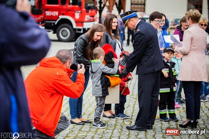 Zdjęcie w galerii na portalu naszraciborz.pl: Bogu na chwałę, ludziom na pożytek. Strażacy świętowali na zamku [FOTO i WIDEO] wiadomości z regionu