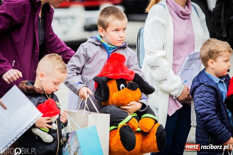 Zdjęcie w galerii na portalu naszraciborz.pl: Bogu na chwałę, ludziom na pożytek. Strażacy świętowali na zamku [FOTO i WIDEO] wiadomości z regionu