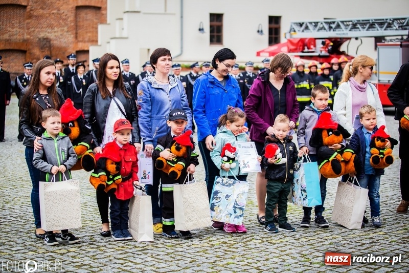 Zdjęcie w galerii na portalu naszraciborz.pl: Bogu na chwałę, ludziom na pożytek. Strażacy świętowali na zamku [FOTO i WIDEO] wiadomości z regionu