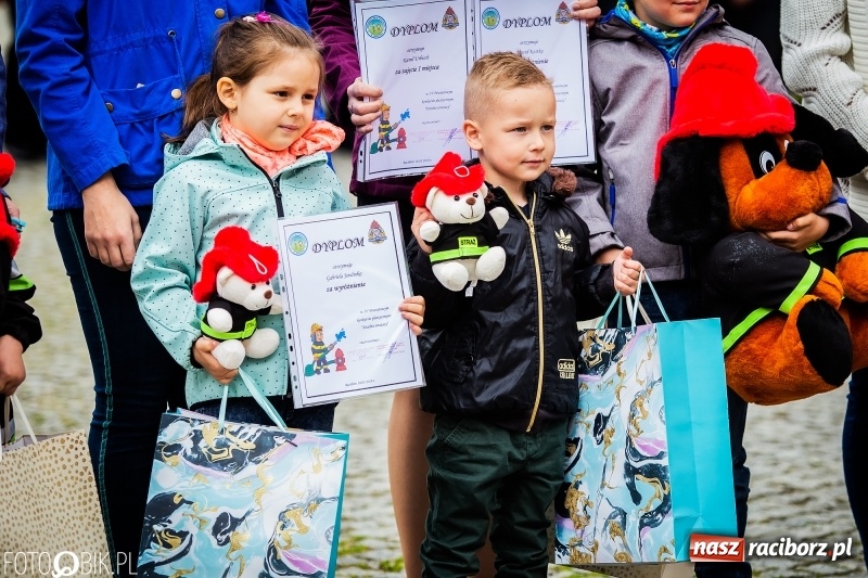 Zdjęcie w galerii na portalu naszraciborz.pl: Bogu na chwałę, ludziom na pożytek. Strażacy świętowali na zamku [FOTO i WIDEO] wiadomości z regionu