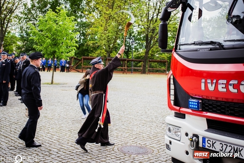 Zdjęcie w galerii na portalu naszraciborz.pl: Bogu na chwałę, ludziom na pożytek. Strażacy świętowali na zamku [FOTO i WIDEO] wiadomości z regionu