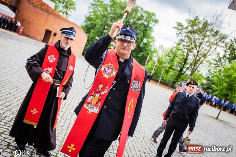 Zdjęcie w galerii na portalu naszraciborz.pl: Bogu na chwałę, ludziom na pożytek. Strażacy świętowali na zamku [FOTO i WIDEO] wiadomości z regionu