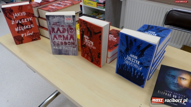 Zdjęcie w galerii na portalu naszraciborz.pl: Autor hitu HBO gościł w raciborskiej bibliotece wiadomości z regionu