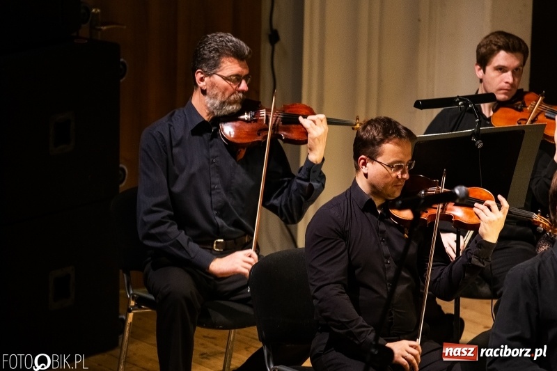 Zdjęcie w galerii na portalu naszraciborz.pl: Koncert muzyki filmowej w wykonaniu Orkiestry Filharmonii z Ostrawy w RCK wiadomości z regionu