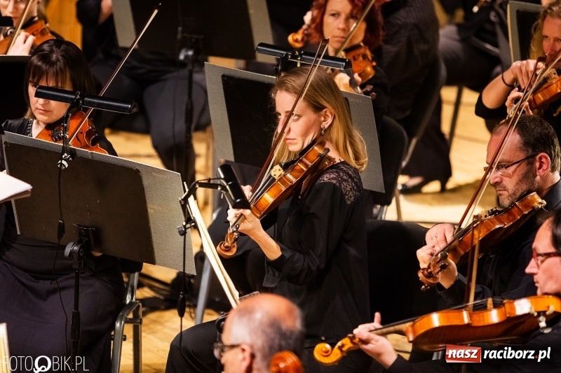 Zdjęcie w galerii na portalu naszraciborz.pl: Koncert muzyki filmowej w wykonaniu Orkiestry Filharmonii z Ostrawy w RCK wiadomości z regionu