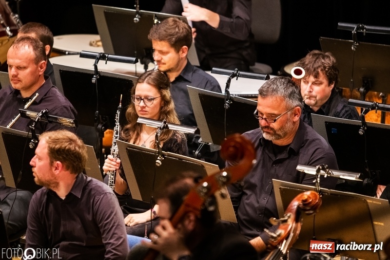 Zdjęcie w galerii na portalu naszraciborz.pl: Koncert muzyki filmowej w wykonaniu Orkiestry Filharmonii z Ostrawy w RCK wiadomości z regionu