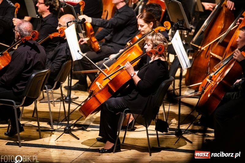 Zdjęcie w galerii na portalu naszraciborz.pl: Koncert muzyki filmowej w wykonaniu Orkiestry Filharmonii z Ostrawy w RCK wiadomości z regionu