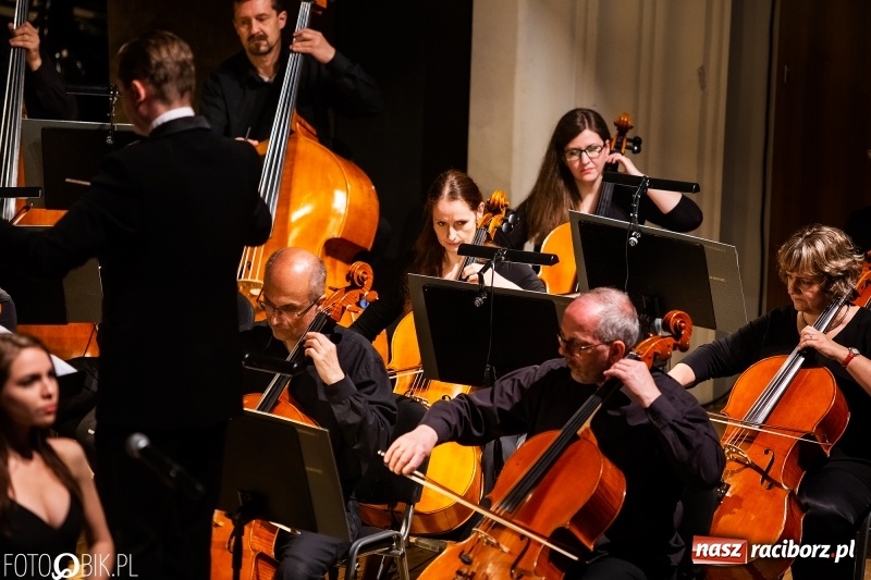 Zdjęcie w galerii na portalu naszraciborz.pl: Koncert muzyki filmowej w wykonaniu Orkiestry Filharmonii z Ostrawy w RCK wiadomości z regionu