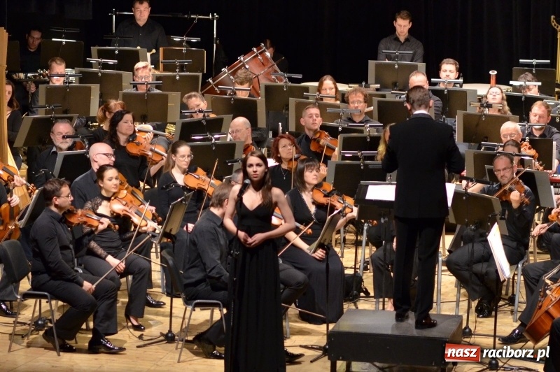 Zdjęcie w galerii na portalu naszraciborz.pl: Koncert muzyki filmowej w wykonaniu Orkiestry Filharmonii z Ostrawy w RCK wiadomości z regionu