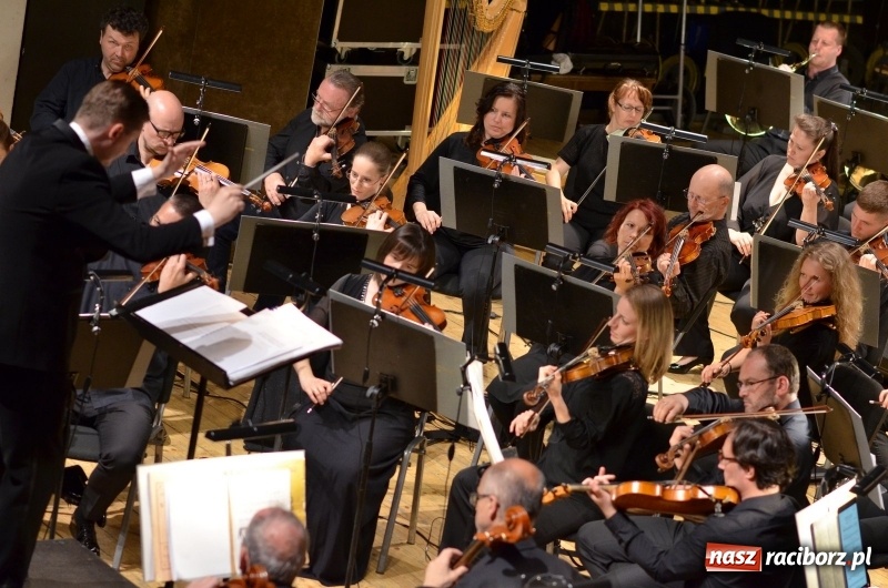 Zdjęcie w galerii na portalu naszraciborz.pl: Koncert muzyki filmowej w wykonaniu Orkiestry Filharmonii z Ostrawy w RCK wiadomości z regionu