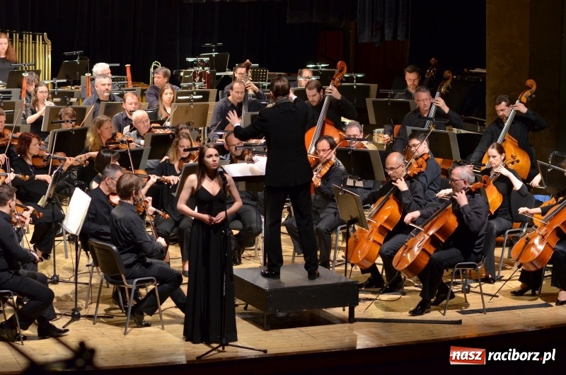 Zdjęcie w galerii na portalu naszraciborz.pl: Koncert muzyki filmowej w wykonaniu Orkiestry Filharmonii z Ostrawy w RCK wiadomości z regionu