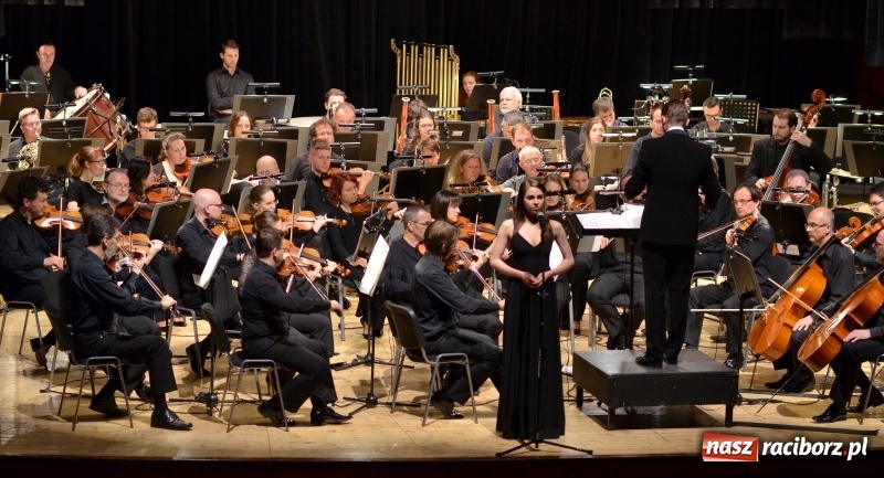 Zdjęcie w galerii na portalu naszraciborz.pl: Koncert muzyki filmowej w wykonaniu Orkiestry Filharmonii z Ostrawy w RCK wiadomości z regionu