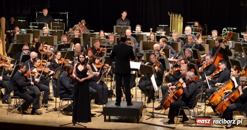 Zdjęcie w galerii na portalu naszraciborz.pl: Koncert muzyki filmowej w wykonaniu Orkiestry Filharmonii z Ostrawy w RCK wiadomości z regionu