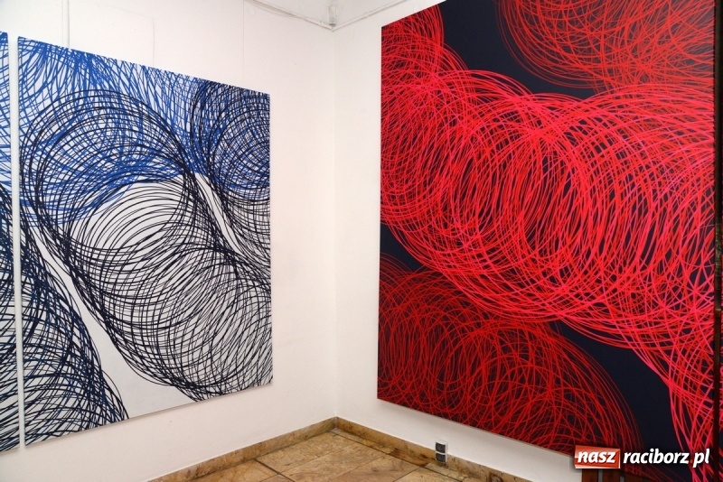 Zdjęcie w galerii na portalu naszraciborz.pl: Bez tytułu. Wystawa prac Mariana Solisza w Muzeum  wiadomości z regionu