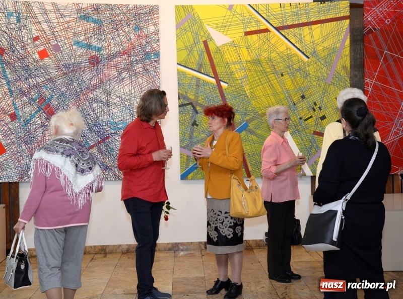 Zdjęcie w galerii na portalu naszraciborz.pl: Bez tytułu. Wystawa prac Mariana Solisza w Muzeum  wiadomości z regionu