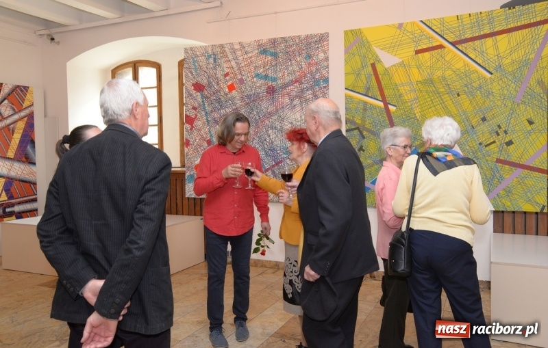 Zdjęcie w galerii na portalu naszraciborz.pl: Bez tytułu. Wystawa prac Mariana Solisza w Muzeum  wiadomości z regionu