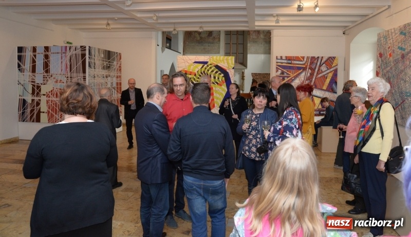 Zdjęcie w galerii na portalu naszraciborz.pl: Bez tytułu. Wystawa prac Mariana Solisza w Muzeum  wiadomości z regionu