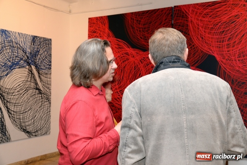 Zdjęcie w galerii na portalu naszraciborz.pl: Bez tytułu. Wystawa prac Mariana Solisza w Muzeum  wiadomości z regionu