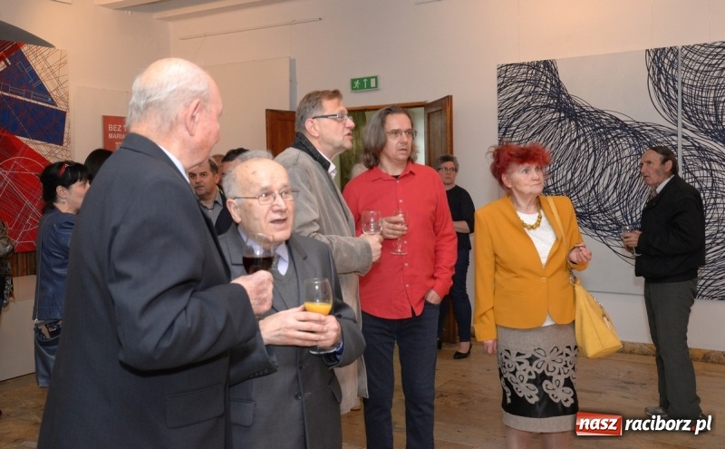 Zdjęcie w galerii na portalu naszraciborz.pl: Bez tytułu. Wystawa prac Mariana Solisza w Muzeum  wiadomości z regionu