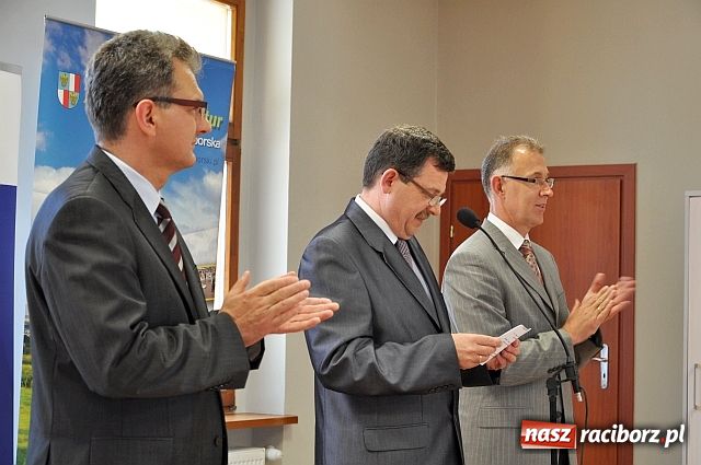 Zdjęcie w galerii na portalu naszraciborz.pl: Marszałek wziął SMS. Otylia świadkiem wiadomości z regionu