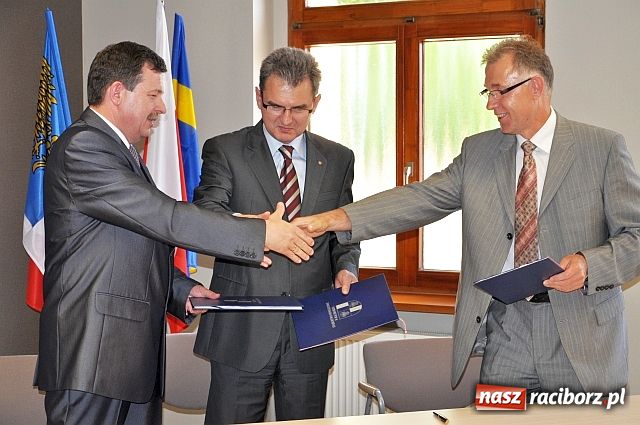 Zdjęcie w galerii na portalu naszraciborz.pl: Marszałek wziął SMS. Otylia świadkiem wiadomości z regionu