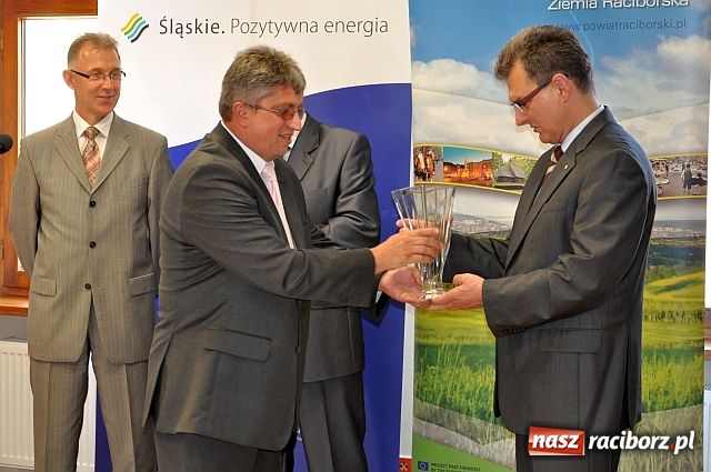 Zdjęcie w galerii na portalu naszraciborz.pl: Marszałek wziął SMS. Otylia świadkiem wiadomości z regionu