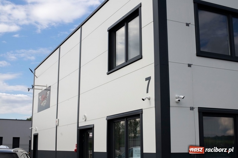 Zdjęcie w galerii na portalu naszraciborz.pl: W strefie przy Bartka Lasoty otwarto pierwszy zakład  wiadomości z regionu