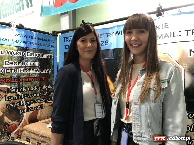 Zdjęcie w galerii na portalu naszraciborz.pl: Stoiska rozstawione, grille rozpalone, scena pełna gwiazd. Ruszyła 19. Eko-Wystawa w Pietrowicach Wielkich wiadomości z regionu