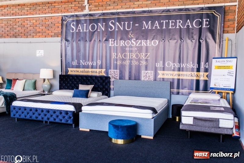 Zdjęcie w galerii na portalu naszraciborz.pl: Stoiska rozstawione, grille rozpalone, scena pełna gwiazd. Ruszyła 19. Eko-Wystawa w Pietrowicach Wielkich wiadomości z regionu